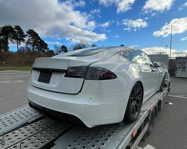 Белый Тесла Модель С, объемом двигателя 0 л и пробегом 16 тыс. км за 25200 $, фото 1 на Automoto.ua