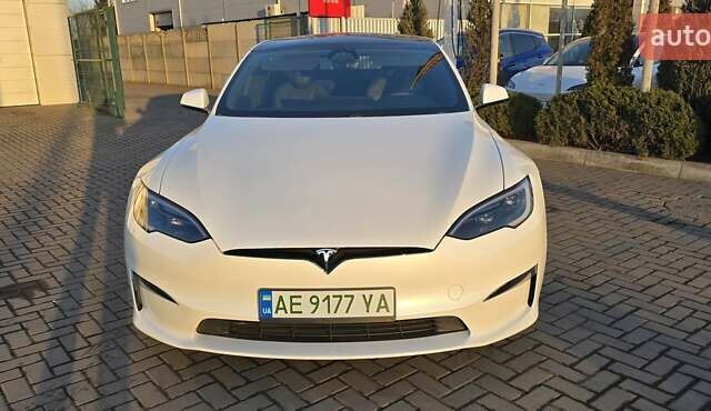 Білий Тесла Модель С, об'ємом двигуна 0 л та пробігом 21 тис. км за 49900 $, фото 1 на Automoto.ua