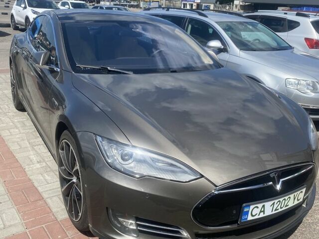 Бежевий Тесла Модель С, об'ємом двигуна 0 л та пробігом 169 тис. км за 14500 $, фото 1 на Automoto.ua