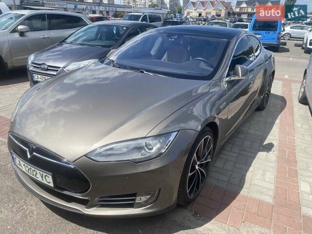 Бежевий Тесла Модель С, об'ємом двигуна 0 л та пробігом 169 тис. км за 14500 $, фото 1 на Automoto.ua