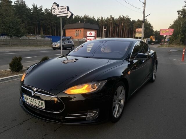 Черный Тесла Модель С, объемом двигателя 0 л и пробегом 159 тыс. км за 14500 $, фото 1 на Automoto.ua