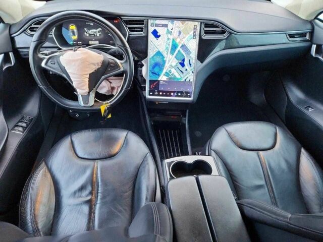 Черный Тесла Модель С, объемом двигателя 0 л и пробегом 123 тыс. км за 5700 $, фото 1 на Automoto.ua