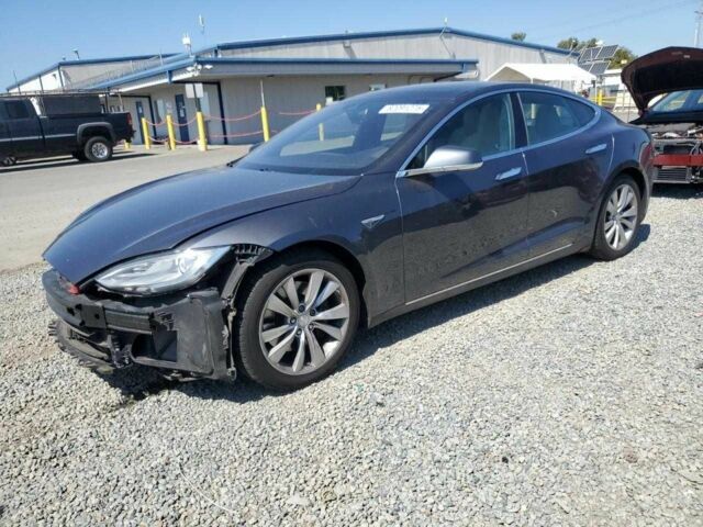 Чорний Тесла Модель С, об'ємом двигуна 0 л та пробігом 91 тис. км за 2300 $, фото 1 на Automoto.ua