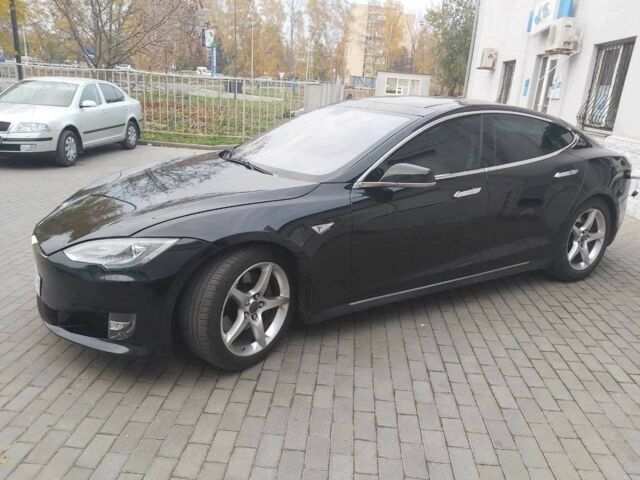 Черный Тесла Модель С, объемом двигателя 0 л и пробегом 180 тыс. км за 11000 $, фото 1 на Automoto.ua
