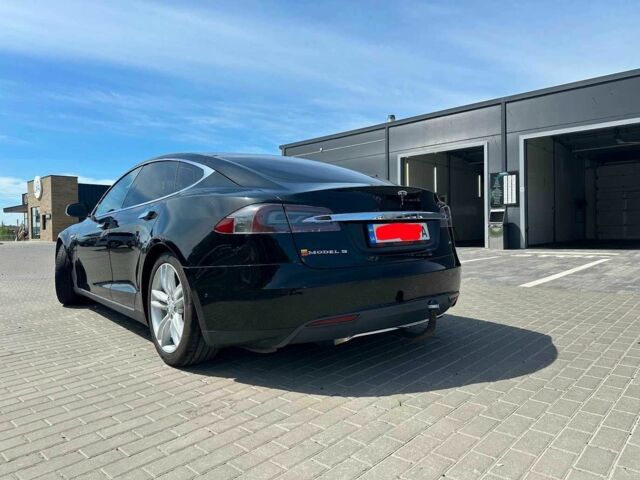Черный Тесла Модель С, объемом двигателя 0 л и пробегом 222 тыс. км за 13500 $, фото 1 на Automoto.ua