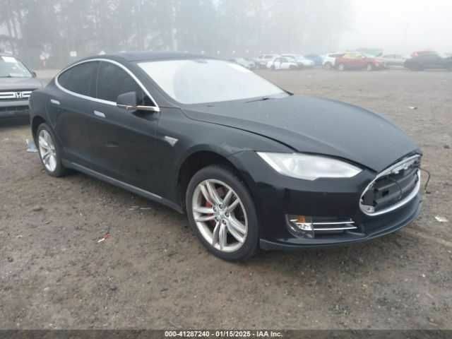Черный Тесла Модель С, объемом двигателя 0 л и пробегом 48 тыс. км за 3800 $, фото 1 на Automoto.ua