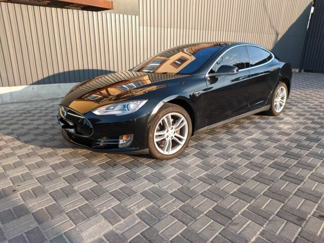 Черный Тесла Модель С, объемом двигателя 0 л и пробегом 176 тыс. км за 11900 $, фото 1 на Automoto.ua