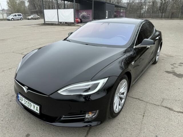 Черный Тесла Модель С, объемом двигателя 0 л и пробегом 140 тыс. км за 16200 $, фото 1 на Automoto.ua