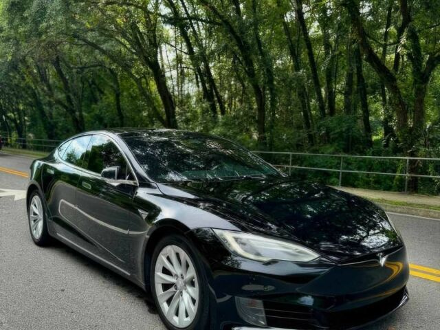 Чорний Тесла Модель С, об'ємом двигуна 0 л та пробігом 63 тис. км за 14600 $, фото 1 на Automoto.ua