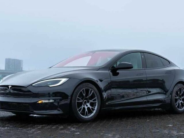 Черный Тесла Модель С, объемом двигателя 0 л и пробегом 13 тыс. км за 30000 $, фото 1 на Automoto.ua