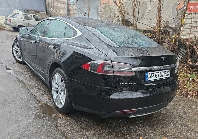 Черный Тесла Модель С, объемом двигателя 0 л и пробегом 223 тыс. км за 7000 $, фото 1 на Automoto.ua