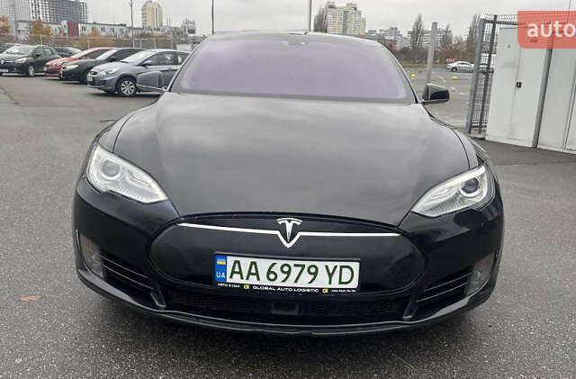 Черный Тесла Модель С, объемом двигателя 0 л и пробегом 151 тыс. км за 11500 $, фото 1 на Automoto.ua