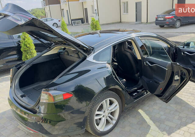 Черный Тесла Модель С, объемом двигателя 0 л и пробегом 145 тыс. км за 15000 $, фото 1 на Automoto.ua