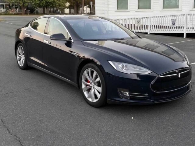 Черный Тесла Модель С, объемом двигателя 0 л и пробегом 83 тыс. км за 4000 $, фото 1 на Automoto.ua