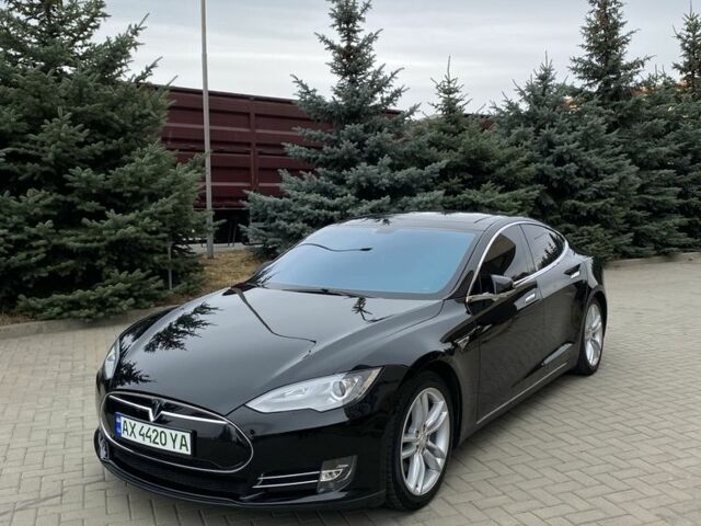 Черный Тесла Модель С, объемом двигателя 0 л и пробегом 218 тыс. км за 15000 $, фото 1 на Automoto.ua