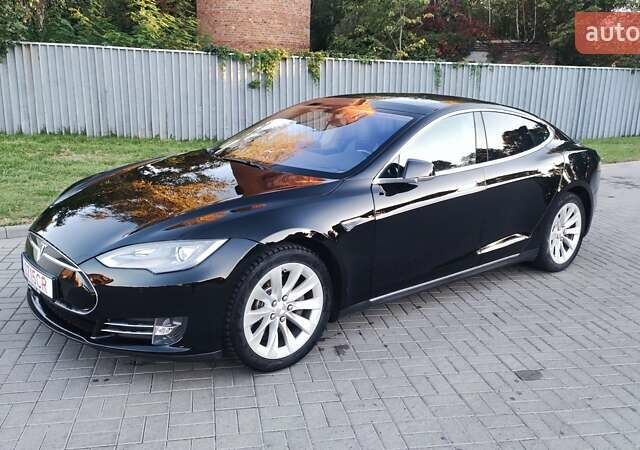 Черный Тесла Модель С, объемом двигателя 0 л и пробегом 185 тыс. км за 13900 $, фото 1 на Automoto.ua