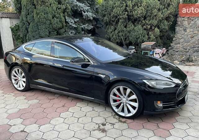 Черный Тесла Модель С, объемом двигателя 0 л и пробегом 121 тыс. км за 15700 $, фото 1 на Automoto.ua
