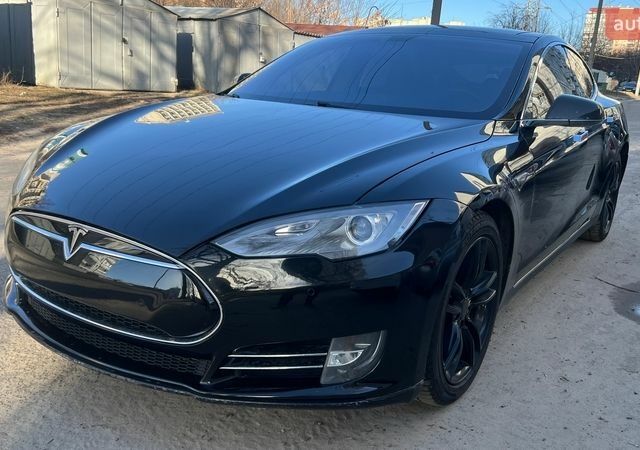 Черный Тесла Модель С, объемом двигателя 0 л и пробегом 172 тыс. км за 11799 $, фото 1 на Automoto.ua