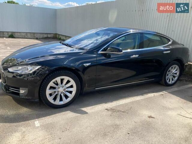 Черный Тесла Модель С, объемом двигателя 0 л и пробегом 200 тыс. км за 16000 $, фото 1 на Automoto.ua