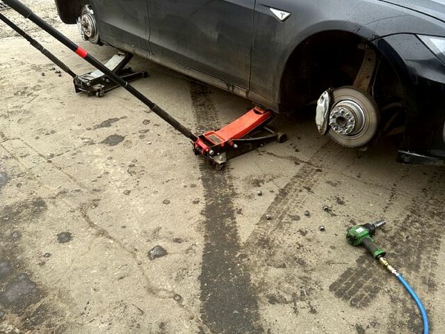 Чорний Тесла Модель С, об'ємом двигуна 0.29 л та пробігом 180 тис. км за 12500 $, фото 1 на Automoto.ua