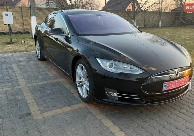 Черный Тесла Модель С, объемом двигателя 0 л и пробегом 190 тыс. км за 10600 $, фото 1 на Automoto.ua