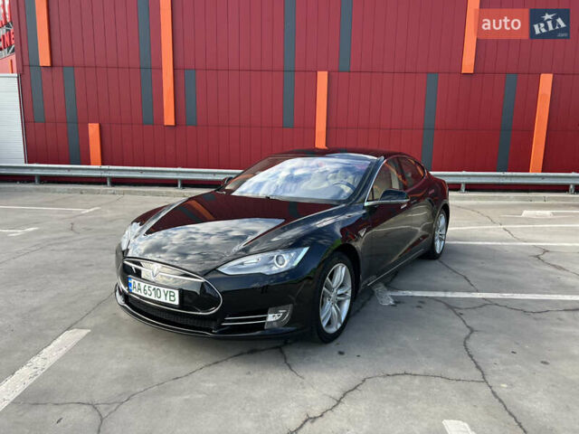 Черный Тесла Модель С, объемом двигателя 0 л и пробегом 221 тыс. км за 13999 $, фото 1 на Automoto.ua