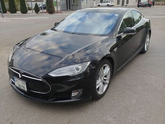 Черный Тесла Модель С, объемом двигателя 0 л и пробегом 190 тыс. км за 12300 $, фото 1 на Automoto.ua