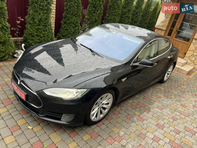 Черный Тесла Модель С, объемом двигателя 0 л и пробегом 250 тыс. км за 12700 $, фото 1 на Automoto.ua