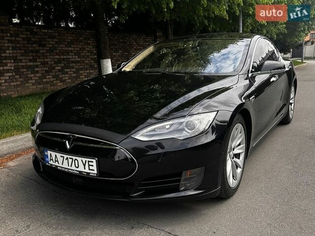 Черный Тесла Модель С, объемом двигателя 0 л и пробегом 176 тыс. км за 14950 $, фото 1 на Automoto.ua