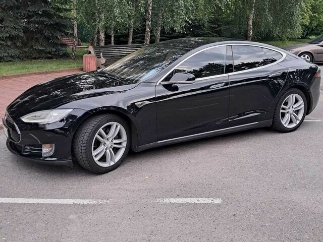 Черный Тесла Модель С, объемом двигателя 0 л и пробегом 282 тыс. км за 13100 $, фото 1 на Automoto.ua