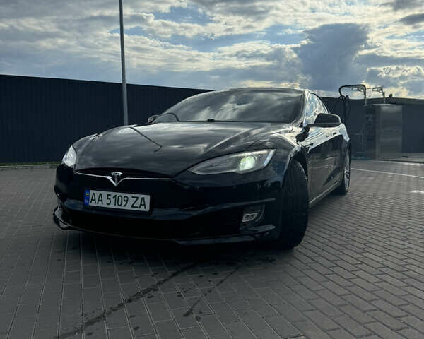 Черный Тесла Модель С, объемом двигателя 0 л и пробегом 171 тыс. км за 12900 $, фото 1 на Automoto.ua