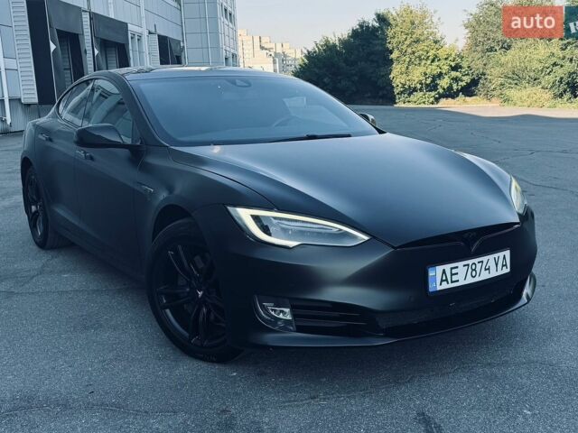 Черный Тесла Модель С, объемом двигателя 0 л и пробегом 186 тыс. км за 16490 $, фото 1 на Automoto.ua