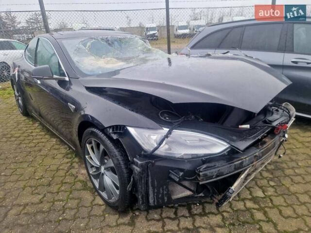 Черный Тесла Модель С, объемом двигателя 0 л и пробегом 178 тыс. км за 8500 $, фото 1 на Automoto.ua
