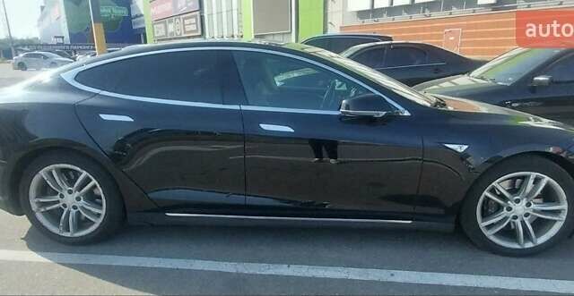 Черный Тесла Модель С, объемом двигателя 0 л и пробегом 221 тыс. км за 14500 $, фото 1 на Automoto.ua