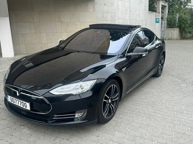 Черный Тесла Модель С, объемом двигателя 0 л и пробегом 200 тыс. км за 13500 $, фото 1 на Automoto.ua