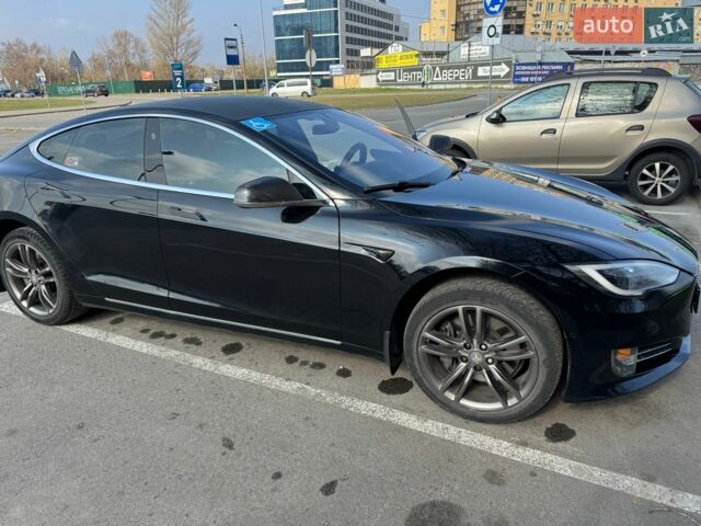 Черный Тесла Модель С, объемом двигателя 0 л и пробегом 205 тыс. км за 16700 $, фото 1 на Automoto.ua