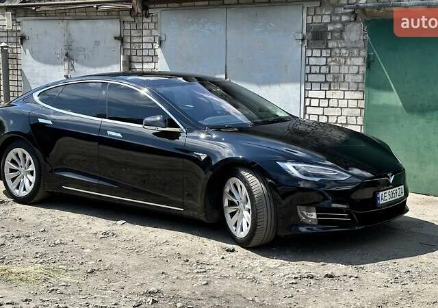 Черный Тесла Модель С, объемом двигателя 0 л и пробегом 101 тыс. км за 18200 $, фото 1 на Automoto.ua