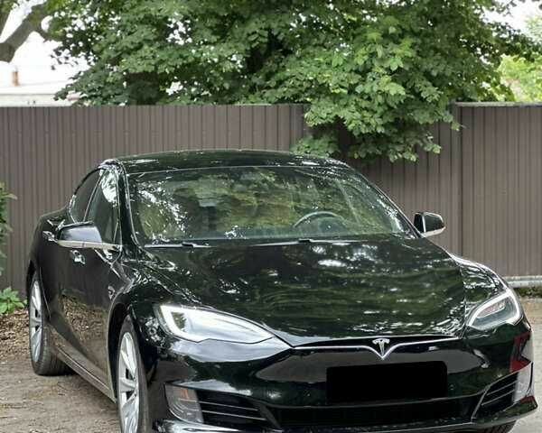 Черный Тесла Модель С, объемом двигателя 0 л и пробегом 154 тыс. км за 12900 $, фото 1 на Automoto.ua