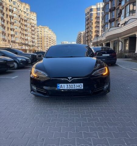 Черный Тесла Модель С, объемом двигателя 0 л и пробегом 124 тыс. км за 16999 $, фото 1 на Automoto.ua
