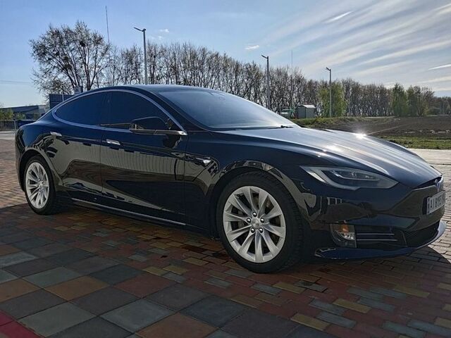 Черный Тесла Модель С, объемом двигателя 0 л и пробегом 114 тыс. км за 15500 $, фото 1 на Automoto.ua