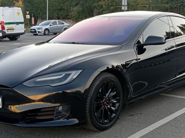 Черный Тесла Модель С, объемом двигателя 0 л и пробегом 142 тыс. км за 18700 $, фото 1 на Automoto.ua