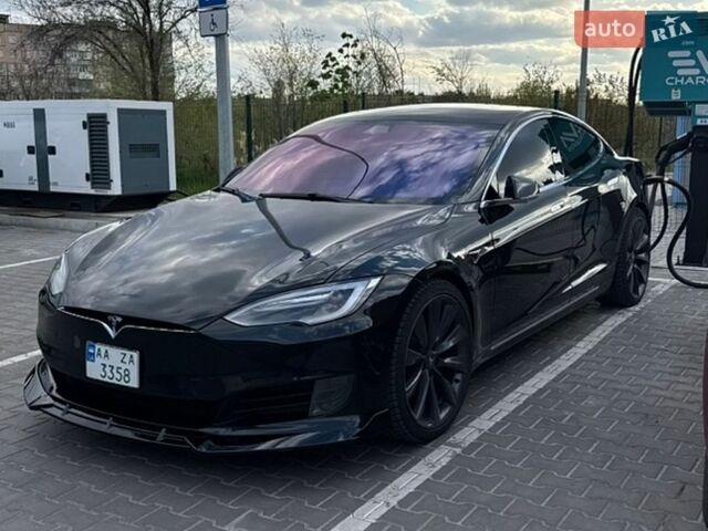Черный Тесла Модель С, объемом двигателя 0 л и пробегом 260 тыс. км за 17500 $, фото 1 на Automoto.ua