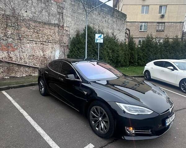Черный Тесла Модель С, объемом двигателя 0 л и пробегом 182 тыс. км за 22000 $, фото 1 на Automoto.ua