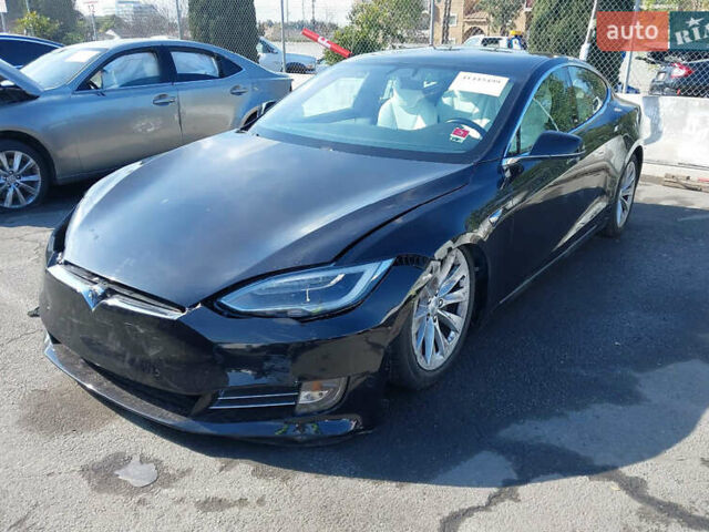 Черный Тесла Модель С, объемом двигателя 0 л и пробегом 72 тыс. км за 11190 $, фото 1 на Automoto.ua