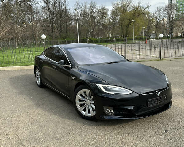 Черный Тесла Модель С, объемом двигателя 0 л и пробегом 63 тыс. км за 15999 $, фото 1 на Automoto.ua