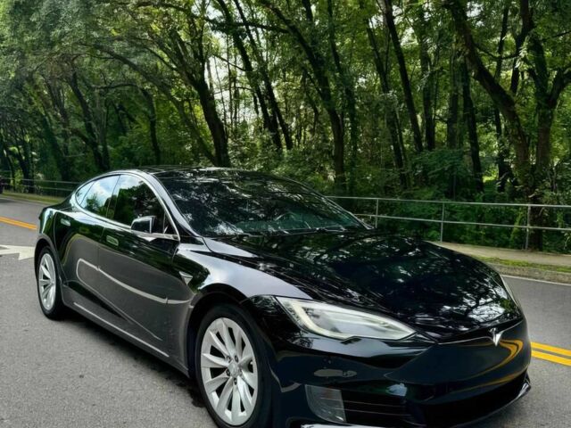 Чорний Тесла Модель С, об'ємом двигуна 0 л та пробігом 65 тис. км за 5600 $, фото 1 на Automoto.ua