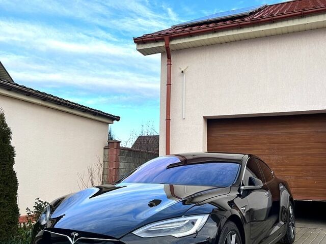 Черный Тесла Модель С, объемом двигателя 0.24 л и пробегом 152 тыс. км за 25300 $, фото 1 на Automoto.ua