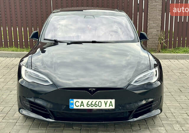 Черный Тесла Модель С, объемом двигателя 0 л и пробегом 177 тыс. км за 24000 $, фото 1 на Automoto.ua