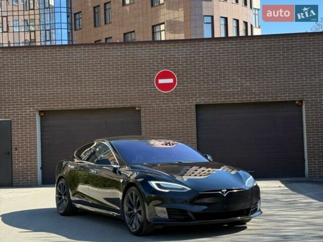Черный Тесла Модель С, объемом двигателя 0 л и пробегом 255 тыс. км за 19500 $, фото 1 на Automoto.ua