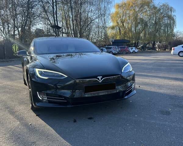 Черный Тесла Модель С, объемом двигателя 0 л и пробегом 83 тыс. км за 26400 $, фото 1 на Automoto.ua